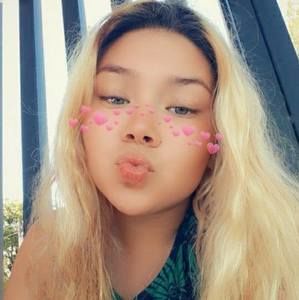 Meet your Posher, Denise